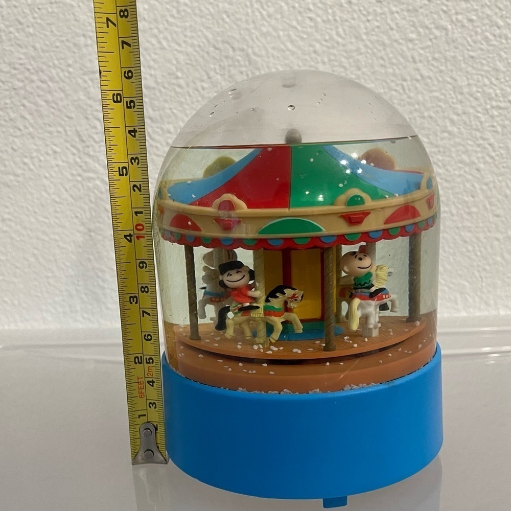 Vintage Willitts Designs Peanuts Characters Snow Globe Musical Carousel Working. - Picture 13 of 14